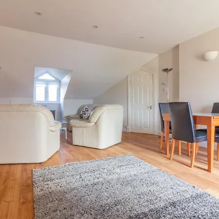 Lejlighed Guestready - Castle Proximity And Modern Charm *